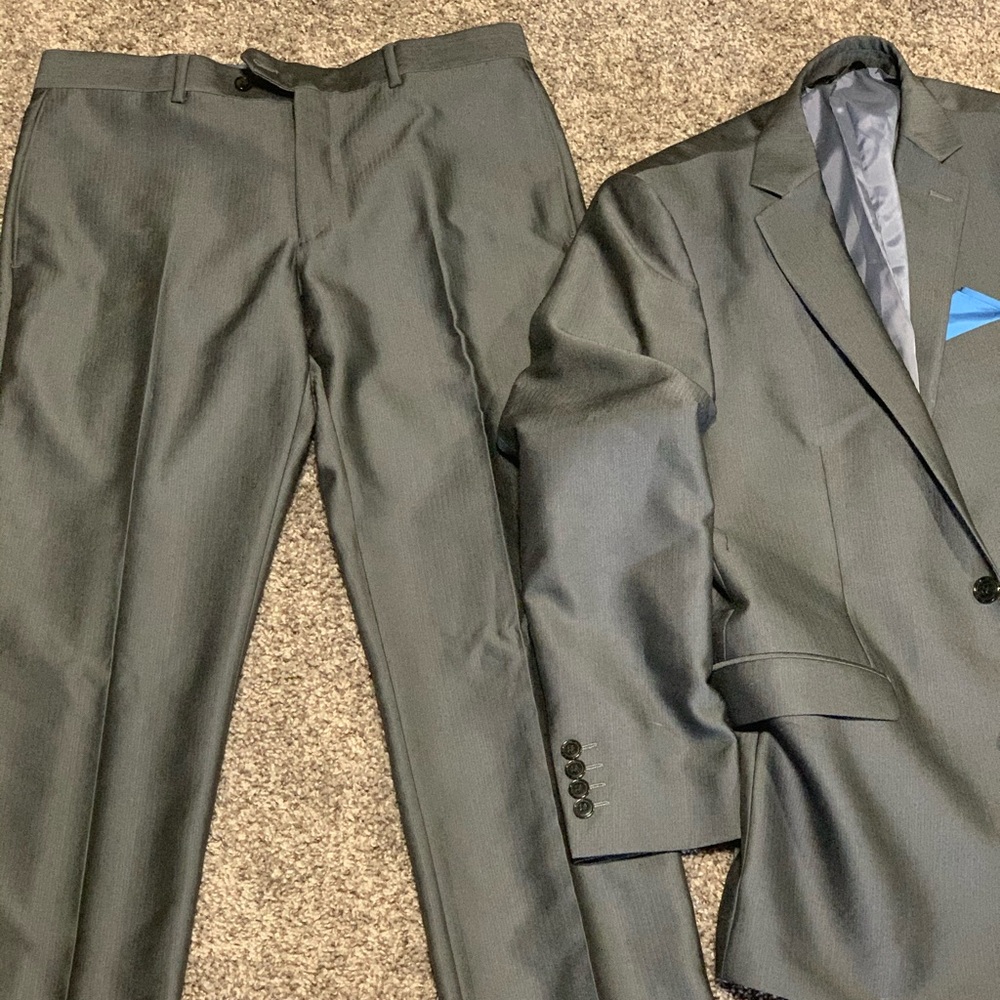 MENS SUIT🚨 Apt 9